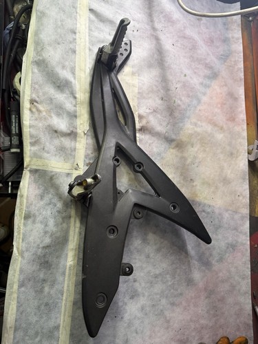 Pedana destra kawasaki - destra, er6n